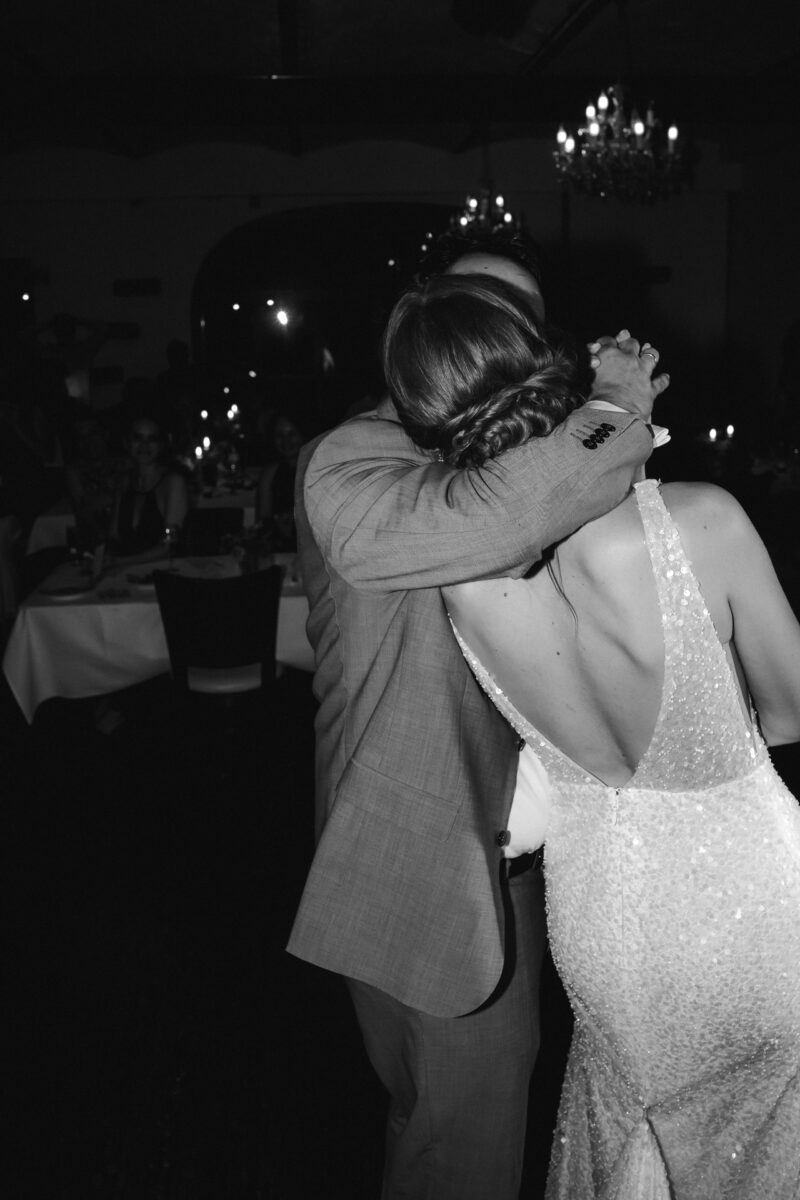Brautpaar tanzt auf ihrer Hochzeit - Hochzeitsfotos Erkelenz